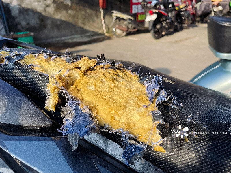 破旧的摩托车鞍座图片素材