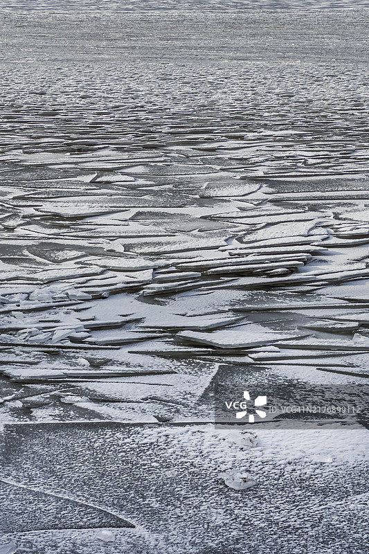 冰块、冰冻、冰面、冬季、自然水景纹理背景（德国北部迪默尔湖）图片素材