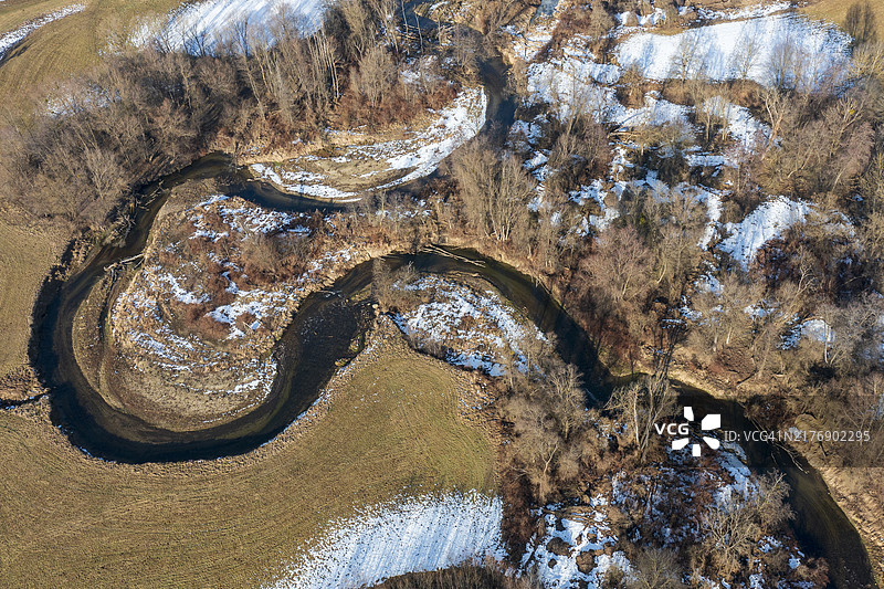 奥地利拉夫尼茨河及其牛轭湖，位于布尔根兰施蒂利亚边境地区图片素材