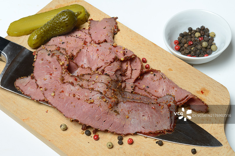 熏牛肉配胡椒腌牛肉图片素材