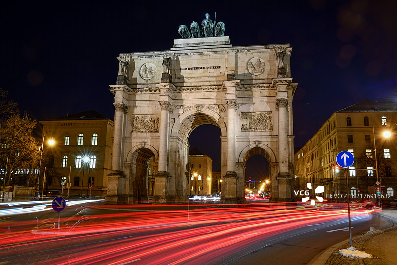 德国慕尼黑凯旋门夜景图片素材