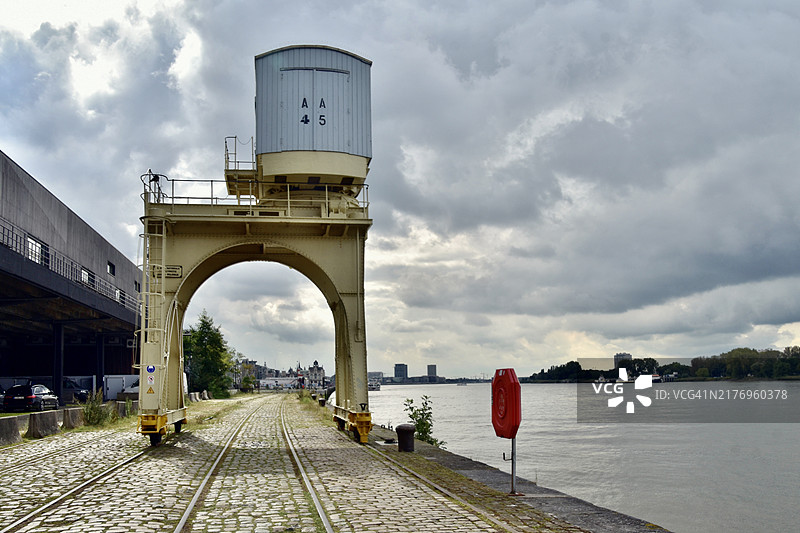 安特卫普港口起重机2图片素材
