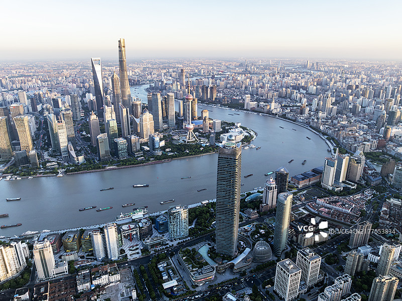 上海陆家嘴金融区的航拍景色图片素材