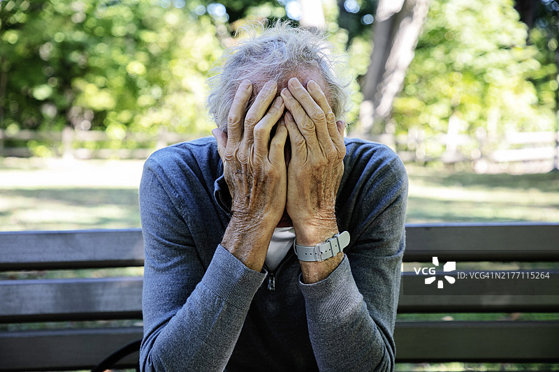 夏季抑郁症图片素材