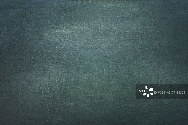 带深绿色纹理的空白黑板背景图片素材