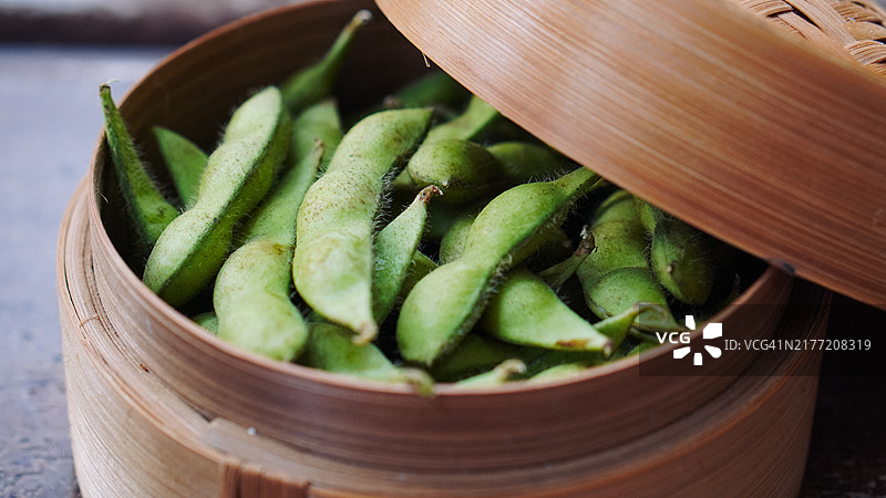 竹篮里的毛豆图片素材