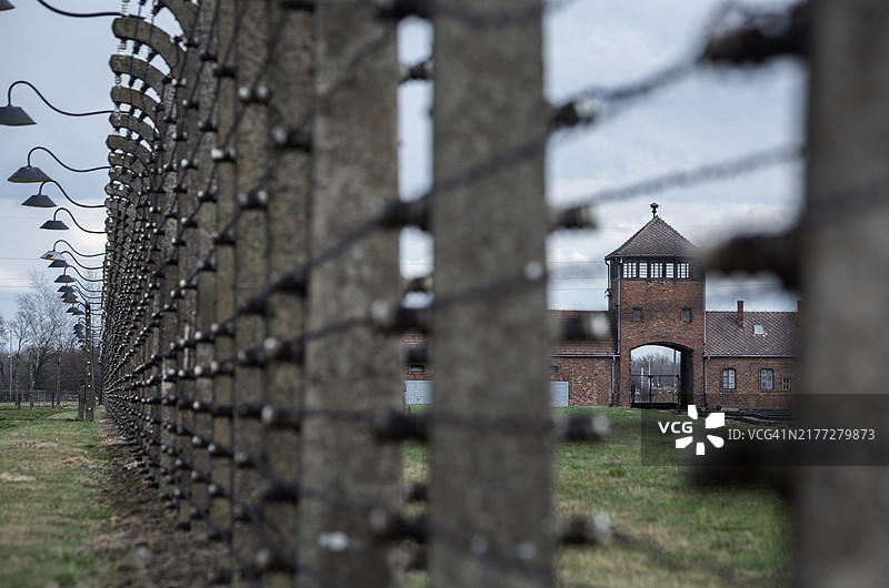 奥斯威辛二号-比克瑙带电的带刺铁丝网图片素材