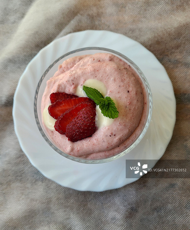 草莓慕斯图片素材