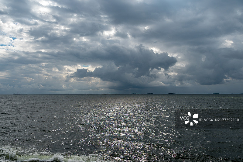 从芬兰赫尔辛基的苏门林纳要塞岛看到的波罗的海图片素材