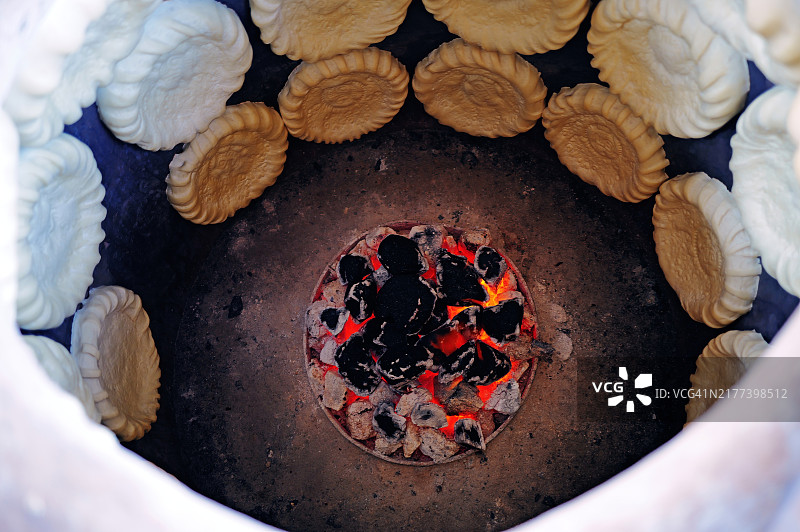 馕坑，立式泥炉图片素材