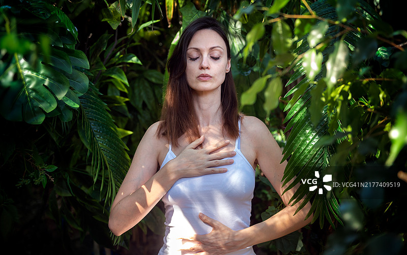 共振或连贯呼吸图片素材