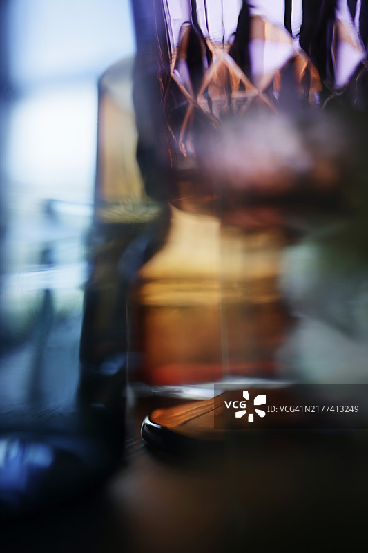 眼镜透光图片素材