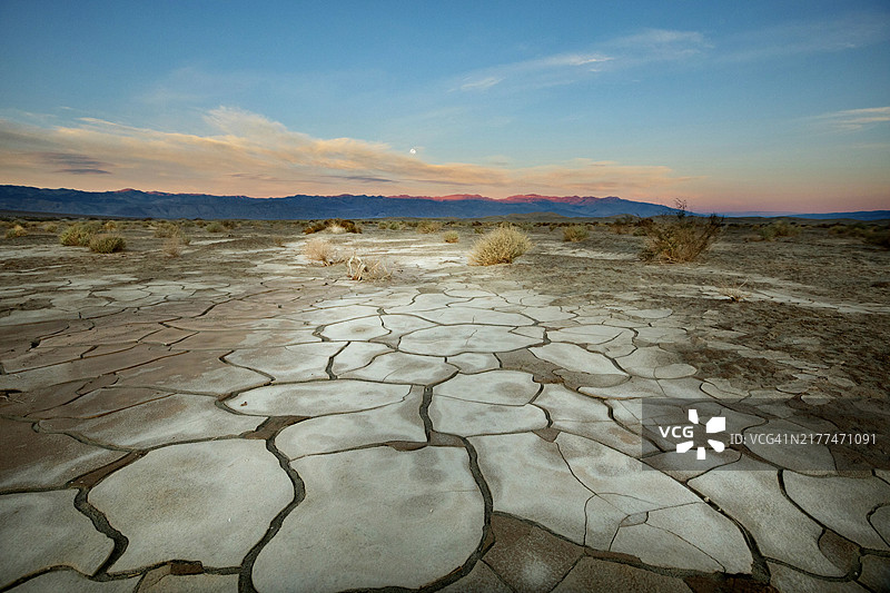 加利福尼亚州熔炉溪的沙漠美景与天空相映成趣， 美国图片素材