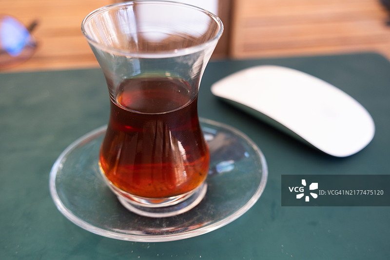 桌子上的饮料特写图片素材