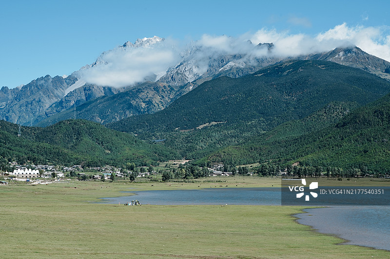 玉龙雪山的景色图片素材