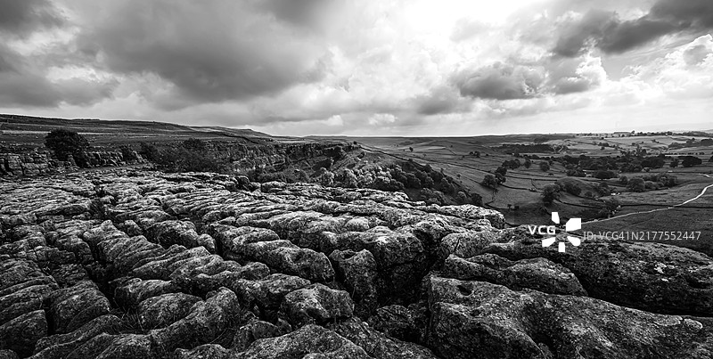 马勒姆湾黑白风光图片素材