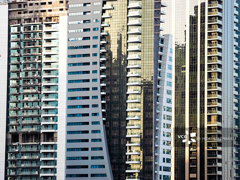 迪拜，阿联酋-现代房地产豪华公寓楼，受外籍人士和专业人士欢迎的住宅区图片素材