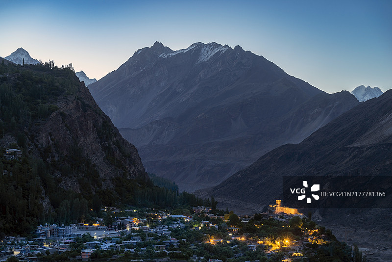 洪扎山谷：巴基斯坦的自然美景与迷人文化图片素材