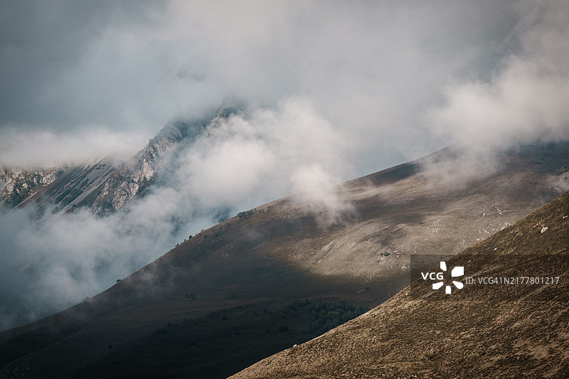 在北奥塞梯的山脉中图片素材