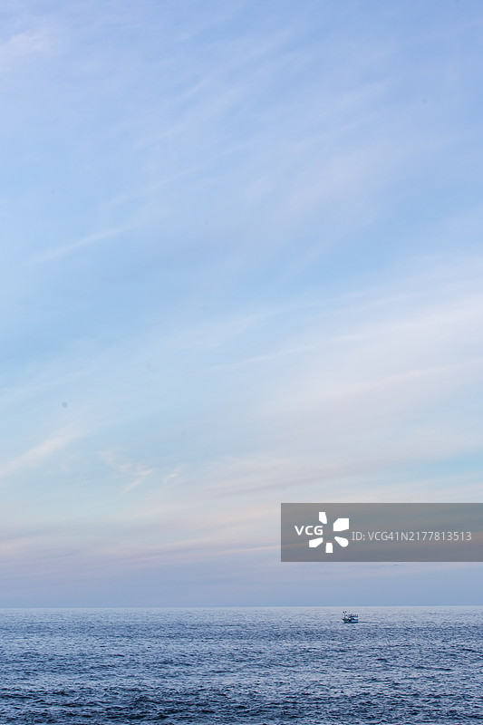 波罗的海上的渔船图片素材