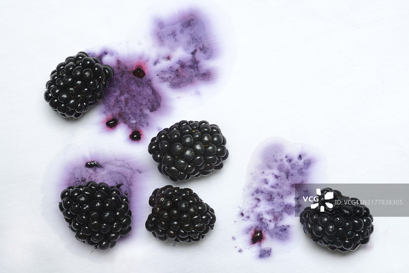黑莓，织物上的黑莓污渍图片素材