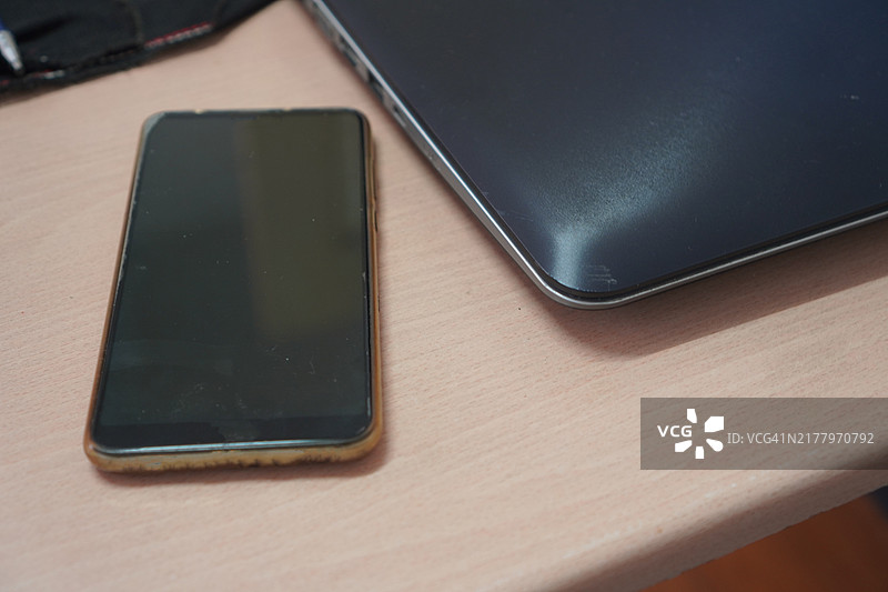 笔记本和智能手机图片素材