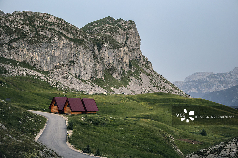 山上的小屋图片素材