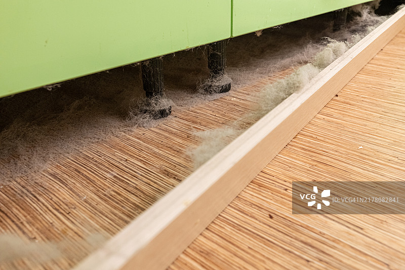 橱柜下的积尘图片素材