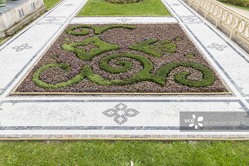 德国波茨坦巴贝尔斯贝格公园的秋日景色图片素材