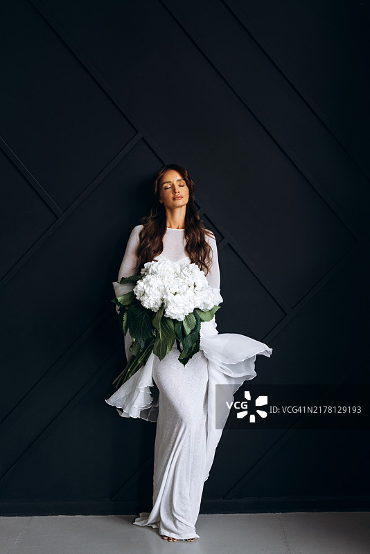 花开时节的永恒优雅：一幅关于优雅与宁静的诗意画卷图片素材