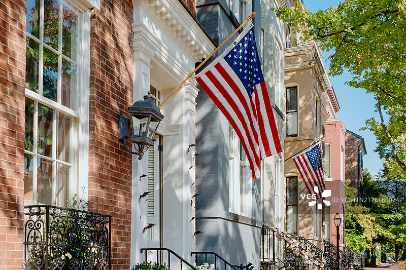 弗吉尼亚州亚历山德里亚老城区的联排别墅图片素材