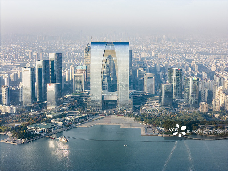 苏州金鸡湖工业园区天际线日出图片素材