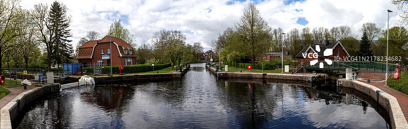 锅炉锁，中央圆形室，全景，埃姆登，东弗里斯兰，下萨克森州，德国，欧洲图片素材