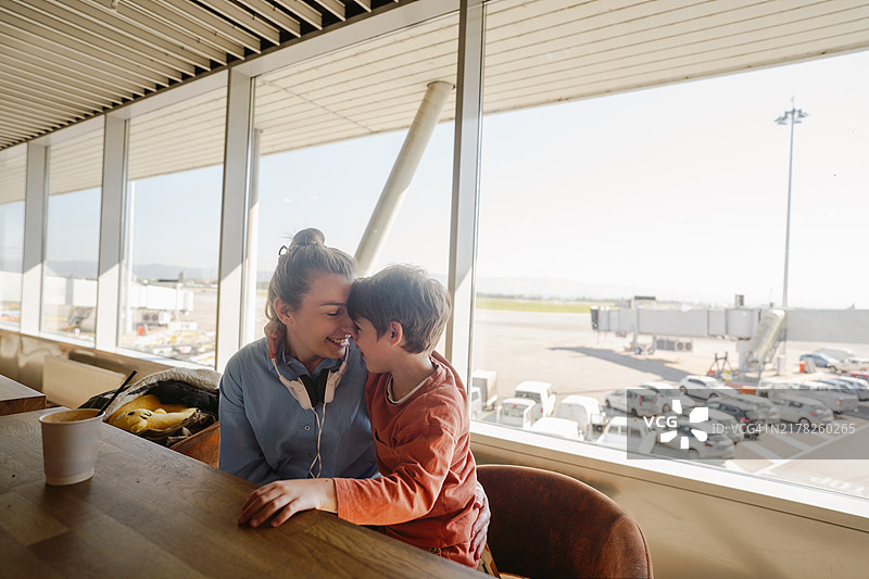 等待航班图片素材