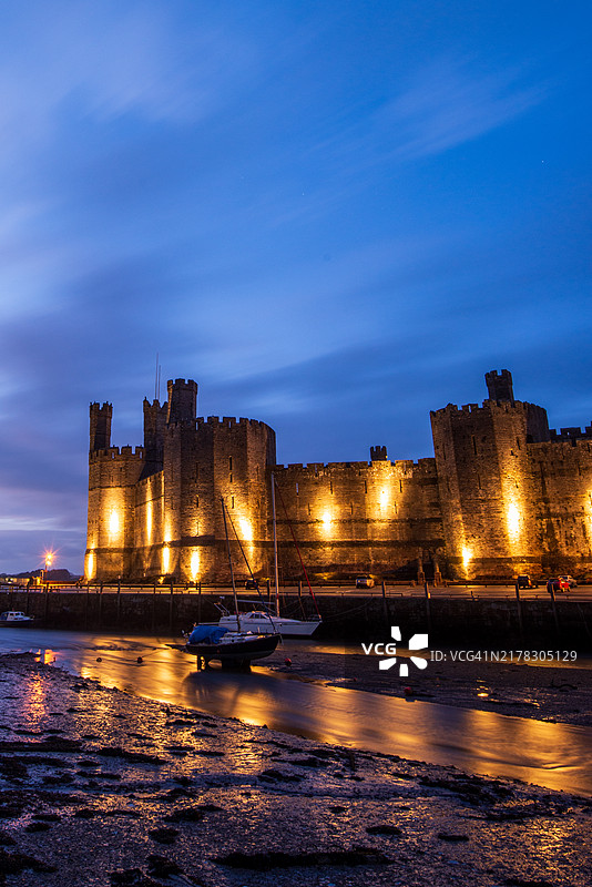 凯尔纳芬城堡与塞翁特河图片素材
