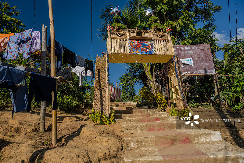 孟加拉国锡尔赫特拉瓦查拉国家公园部落家园的装饰入口图片素材