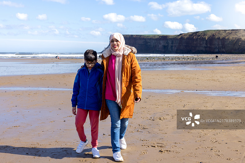 一同享受海风图片素材