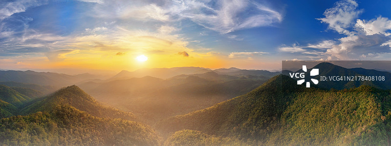 素攀武里府Phutoei国家公园的The-wada峰图片素材