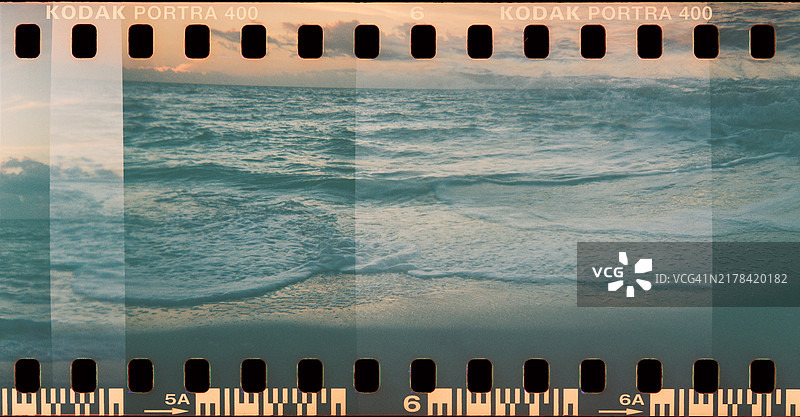 带齿孔的海滩水面胶片照片图片素材