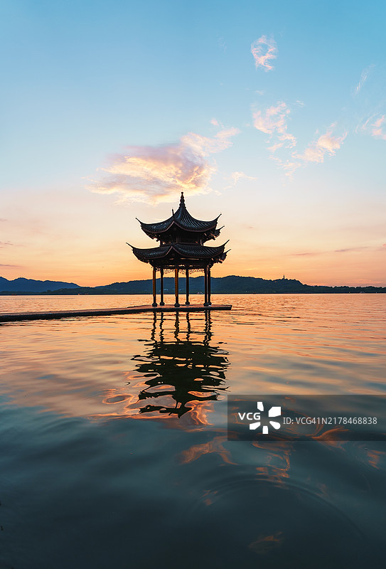 中国杭州的西湖日落图片素材