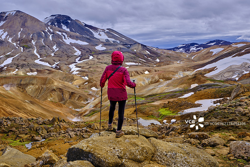 冰岛南部区凯尔灵加山地热山图片素材