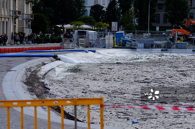 科莫水位上涨造成的紧急情况图片素材