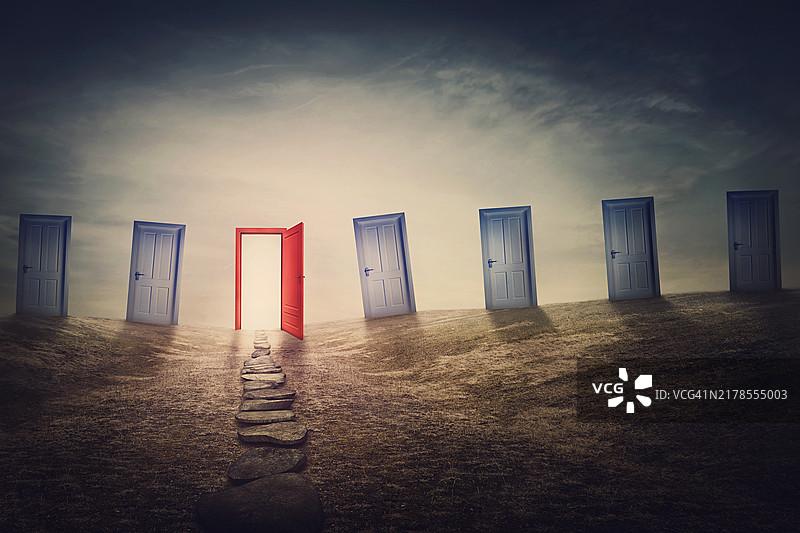 决定性选择概念：选择通往未来成功的正确之门图片素材