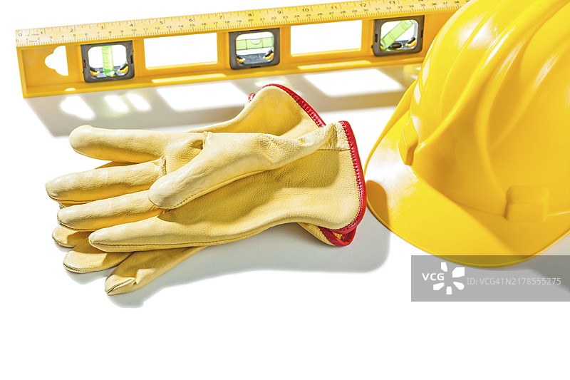 建筑工具、手套和黄色头盔图片素材