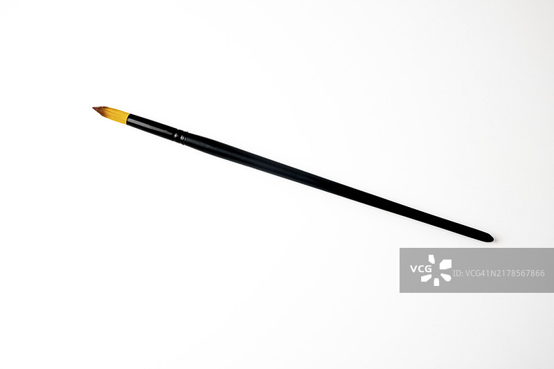 白色背景上的黑色刷子俯视图图片素材