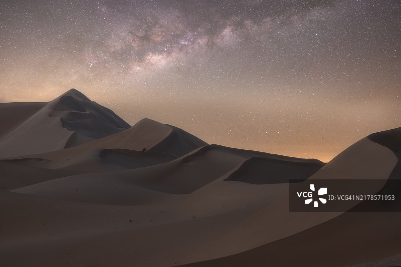 沙漠与天空的美丽景色图片素材