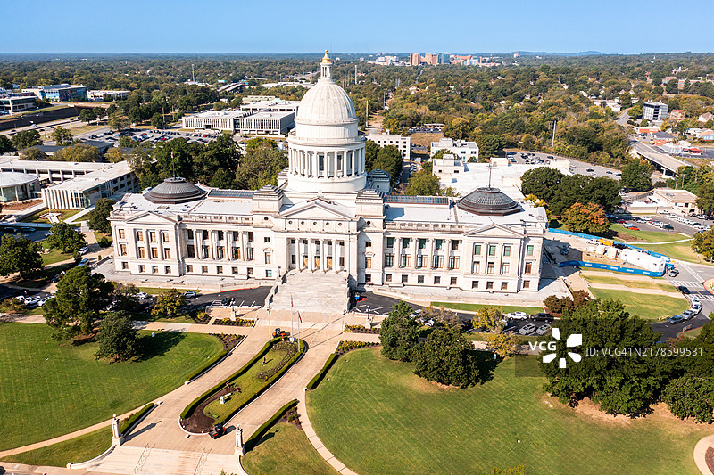 阿肯色州小石城州议会大厦航拍图片素材