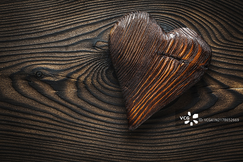 复古木制情人节玩具心形木块图片素材