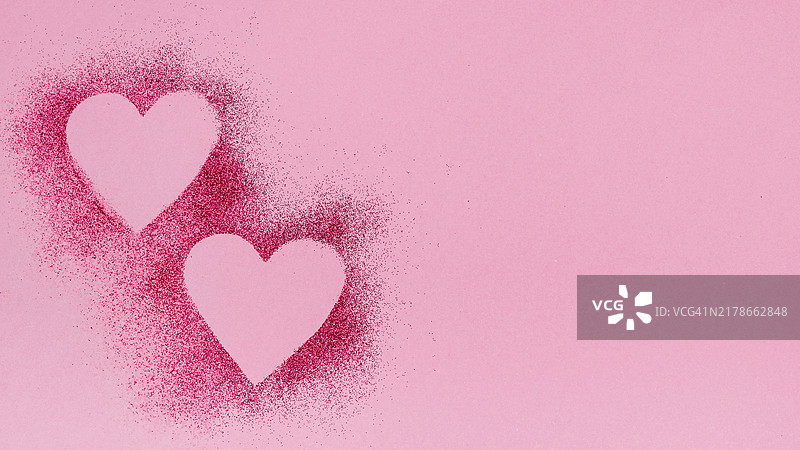 闪光粉制成的心形图案图片素材