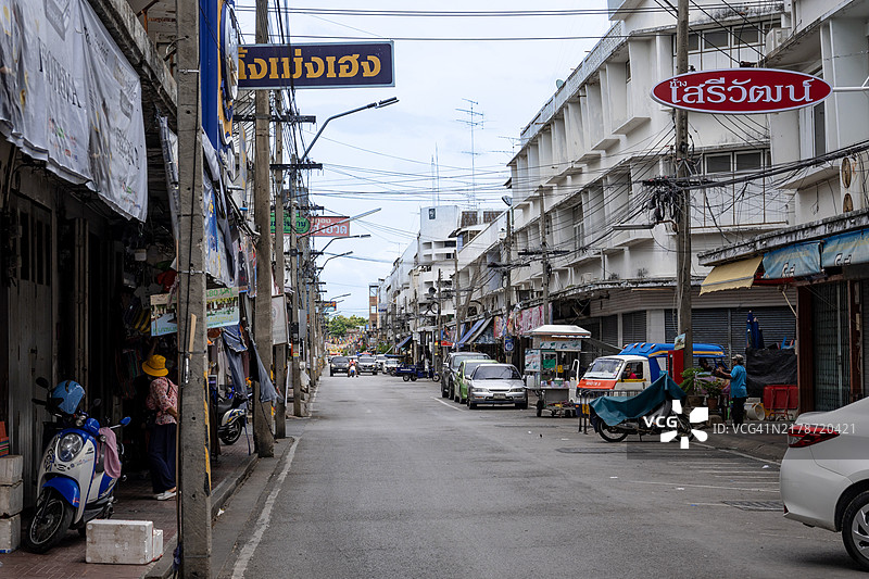泰国碧差汶里老城区的传统店屋建筑街景图片素材